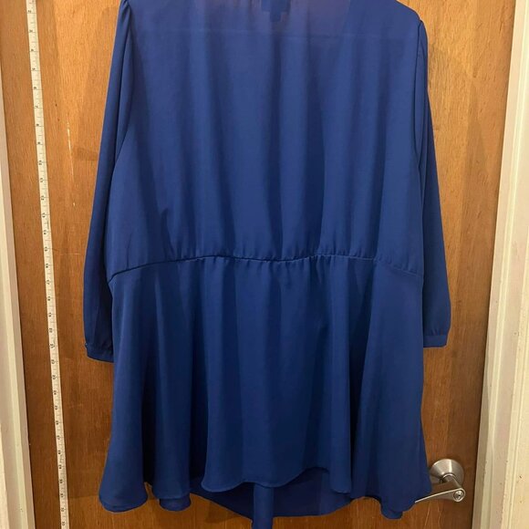 Torrid Deep Blue V-Neck Blouse - Picture 4 of 5